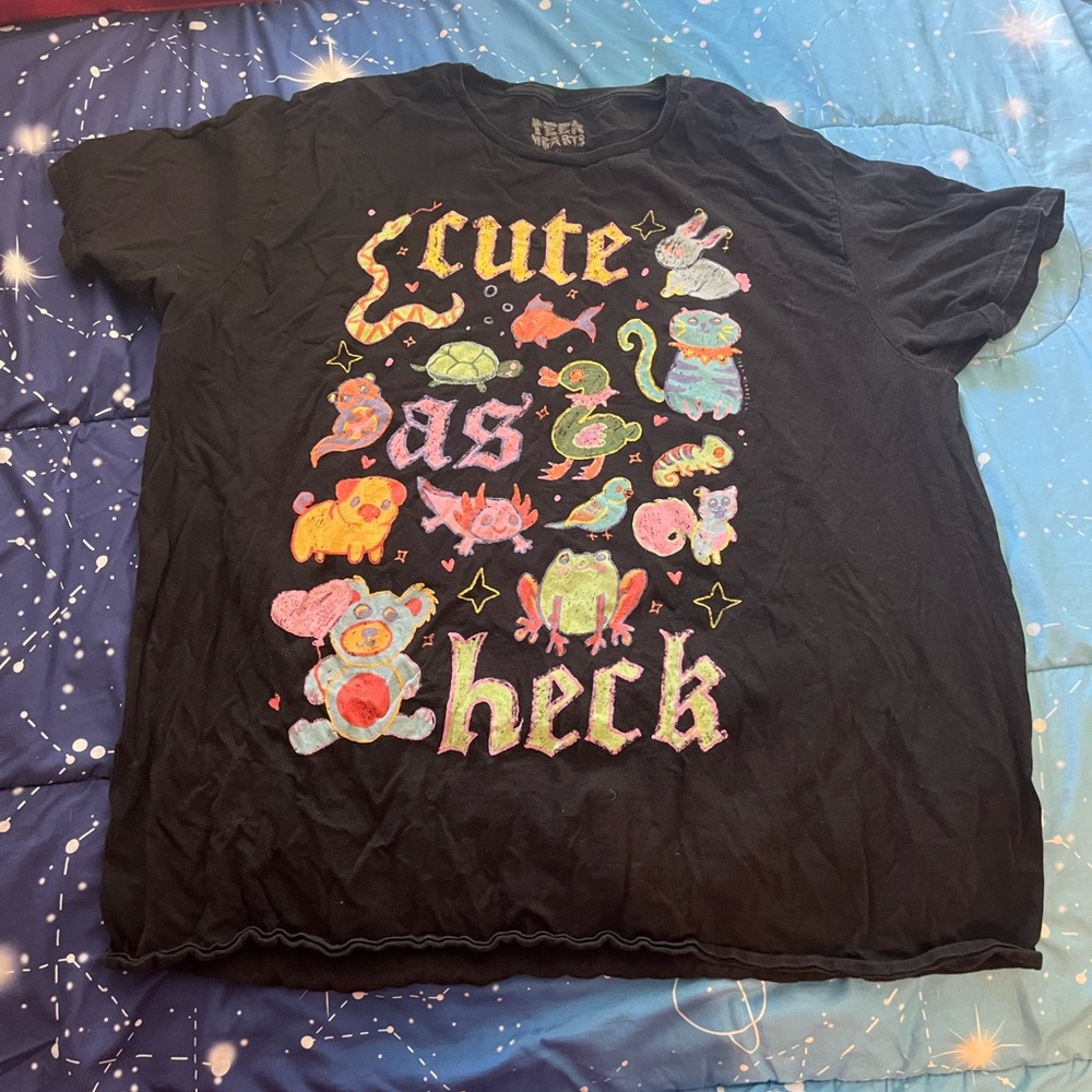 Hot Topic Black Tee with Vibrant Animal Graphics